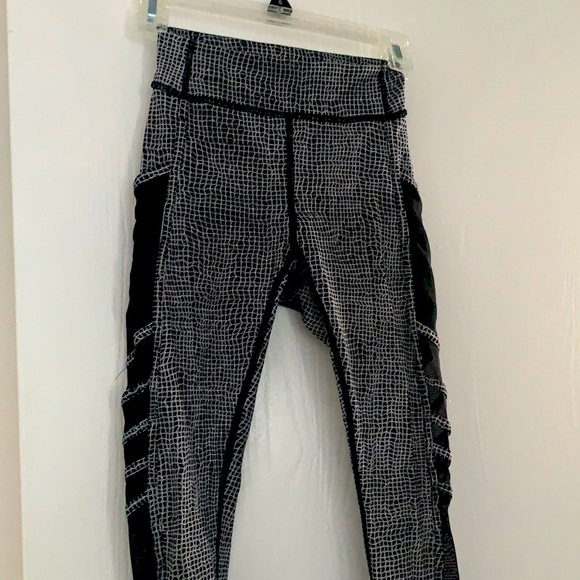 Lululemon Leggings - Picture 1 of 5